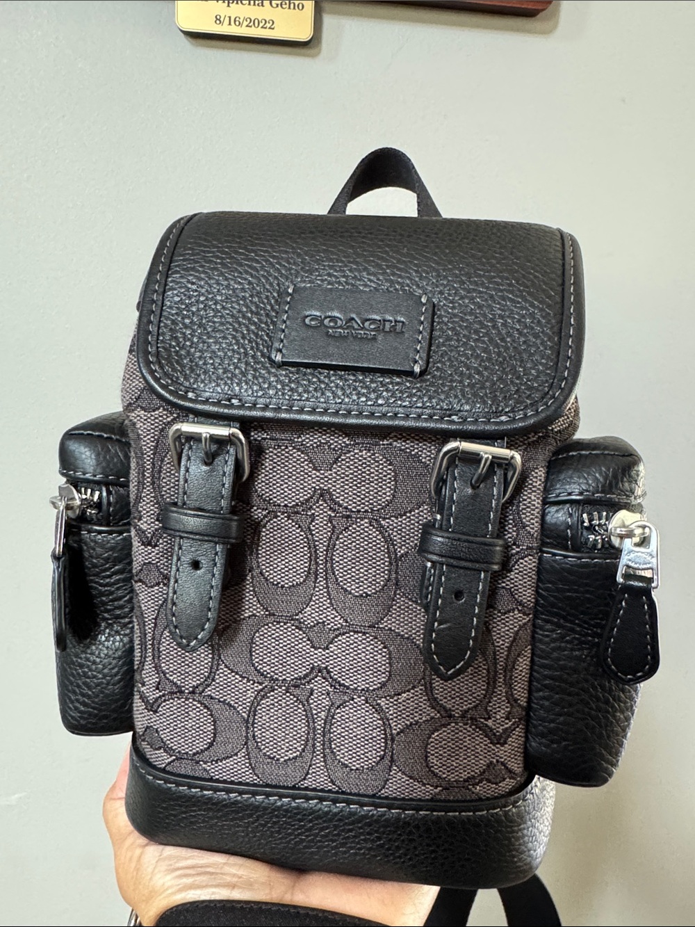 🦾😎Coach Men’s Black and Charcoal Signature Canvas Mini Backpack🖤🦾